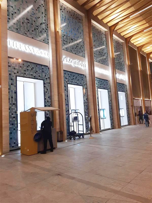 Tiffany & Co. Salhia Complex Store in Kuwait Uses BTG’s P6B Three-Layer SGP Laminated Anti-Theft Glass 4 anti theft glass04