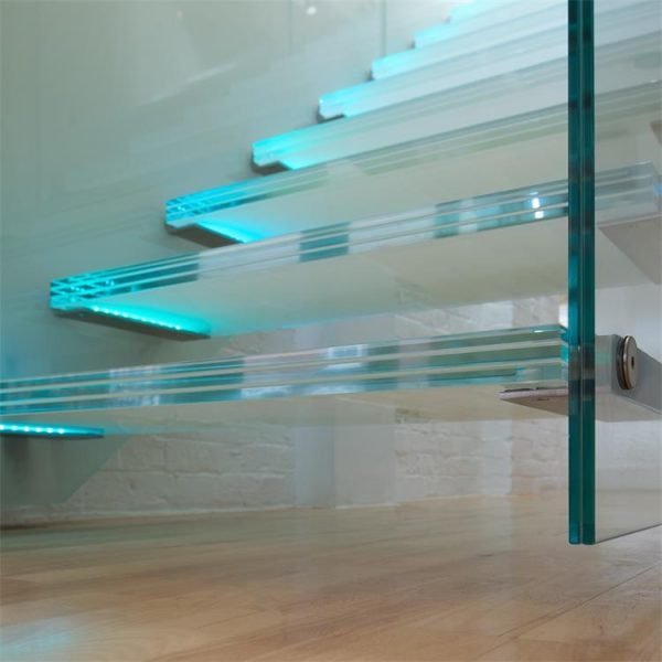 27.04mm ultra clear tempered laminated SGP glass for stair treads customizable size