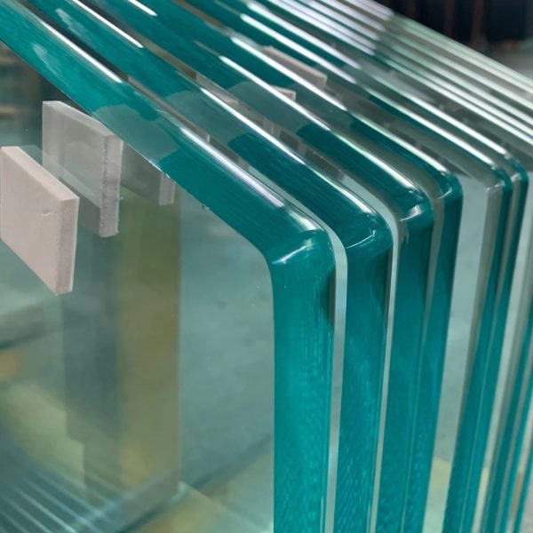 Flat clear tempered glass
