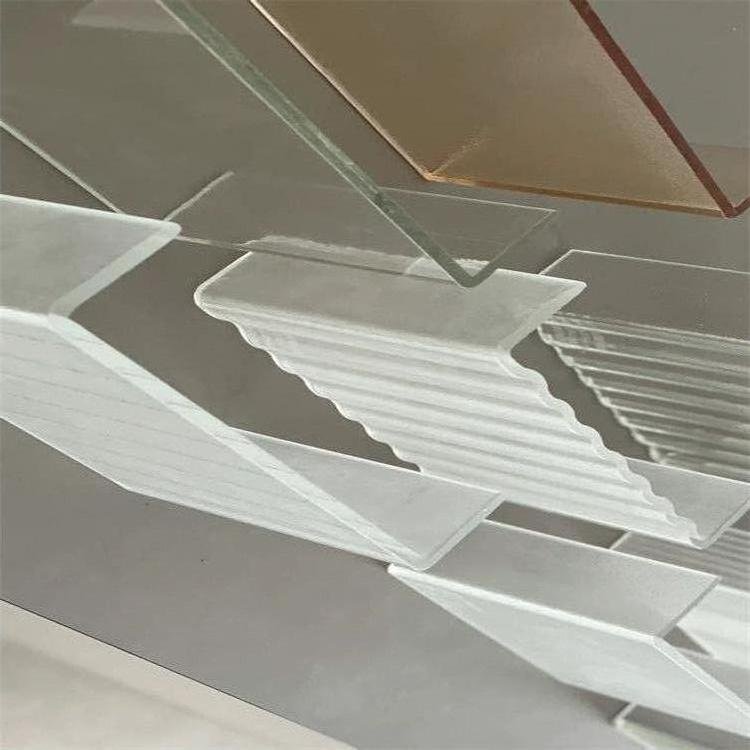 wavy pattern U shaped glass